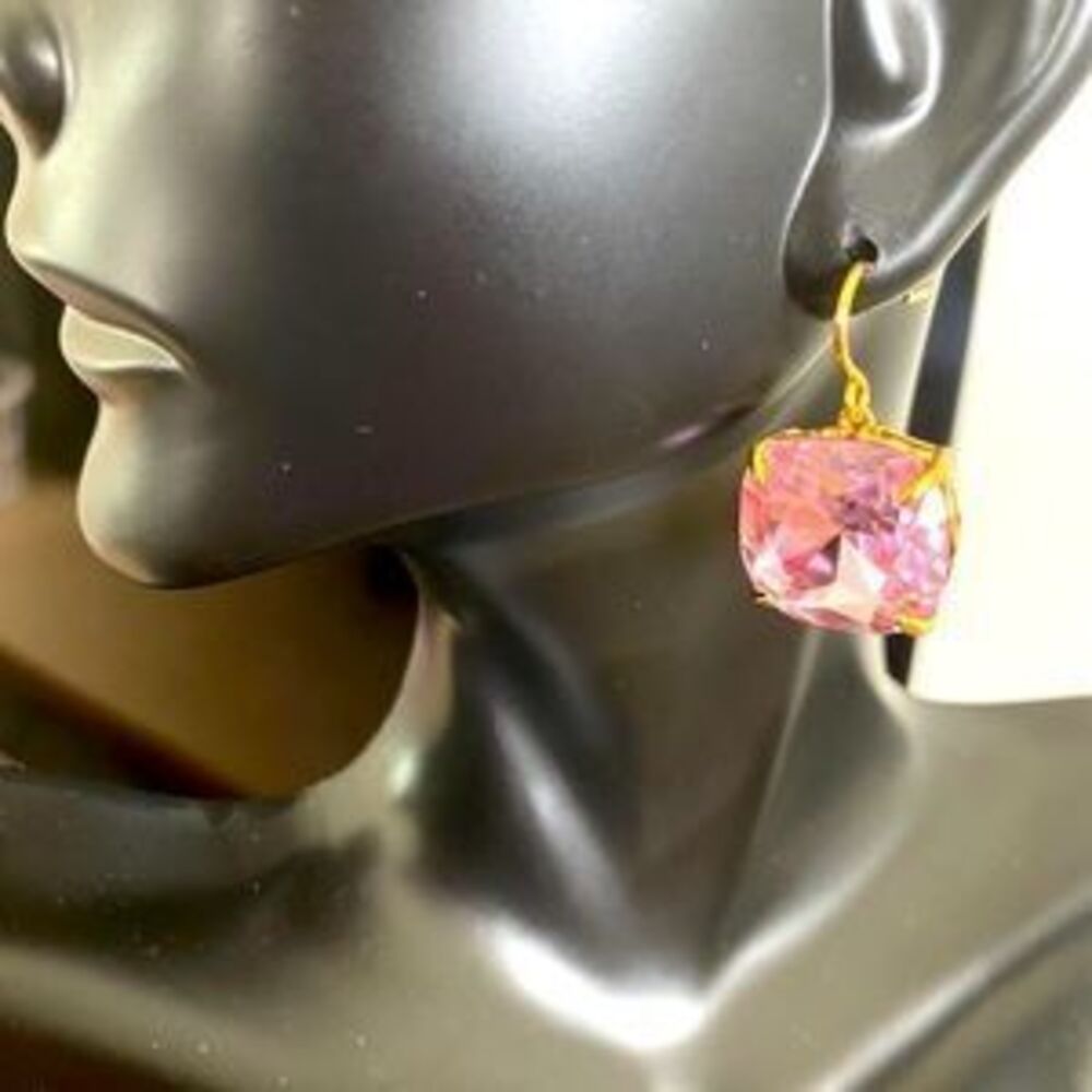 freebie bracelet/Tory Burch Stunning Pink Earrings
